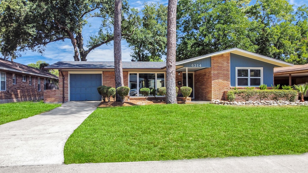 6314 Wynnwood Ln, Houston, TX 77008 - photo 1