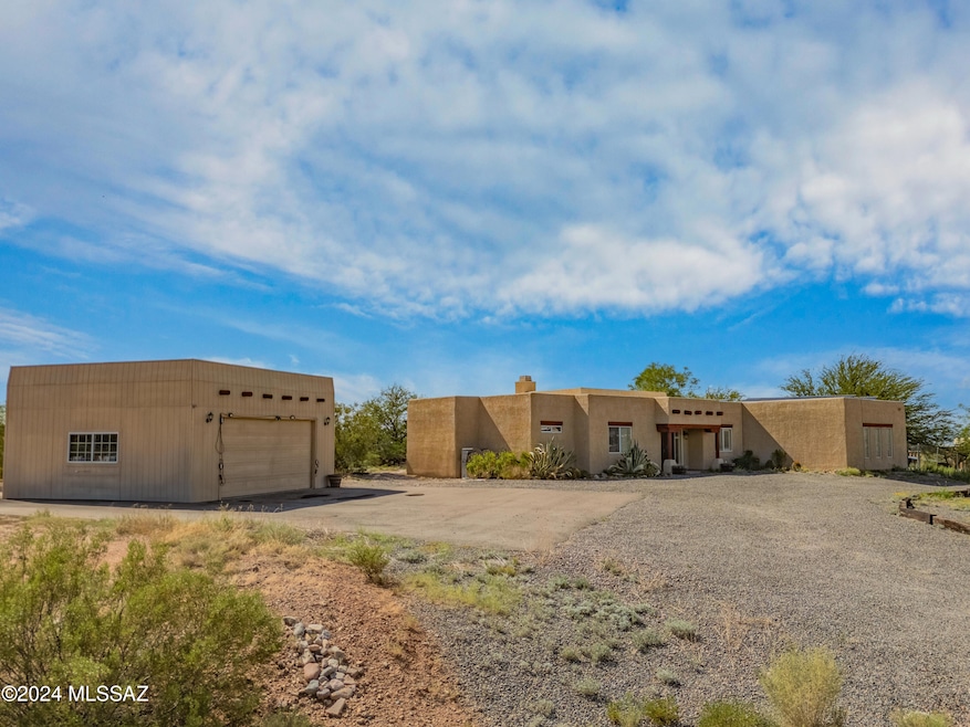 1041 N Vidal Dr, Vail, AZ 85641 - photo 1