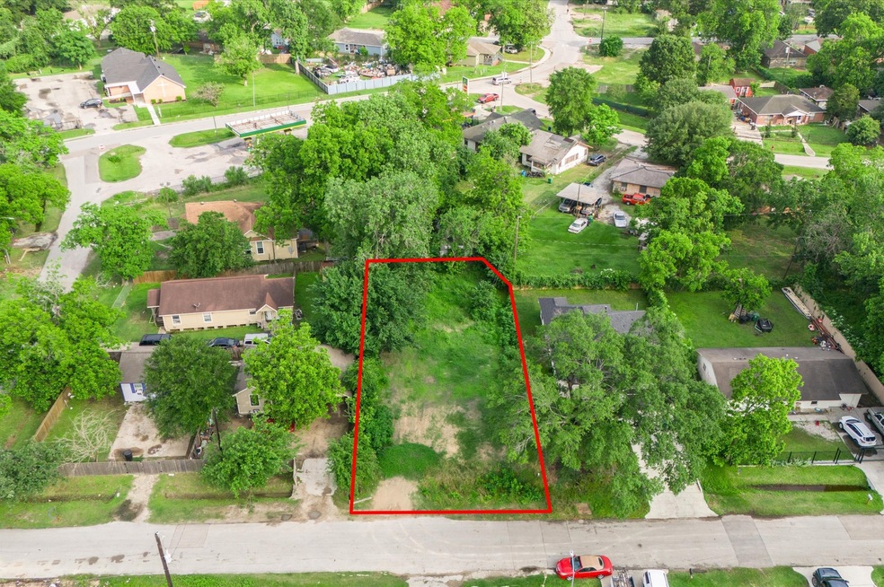 929 Junell St, Houston, TX 77088 - photo 1