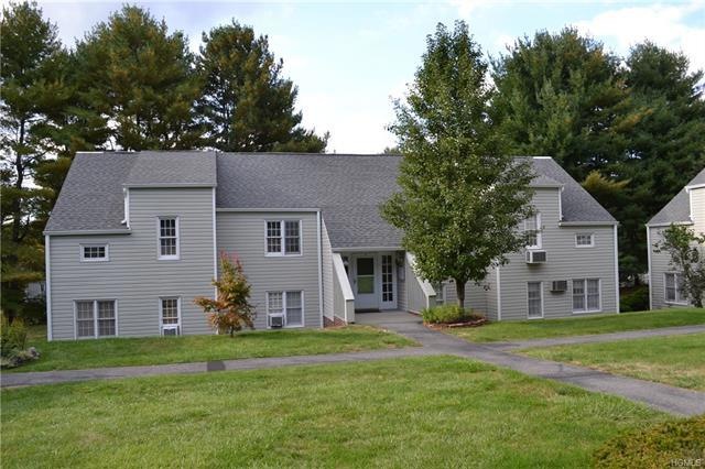 1404 Holly Stream Ct unit 1404, Brewster, NY 10509 - photo 1