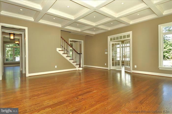 8710 Winthrop Dr, Alexandria, VA 22308 - photo 1