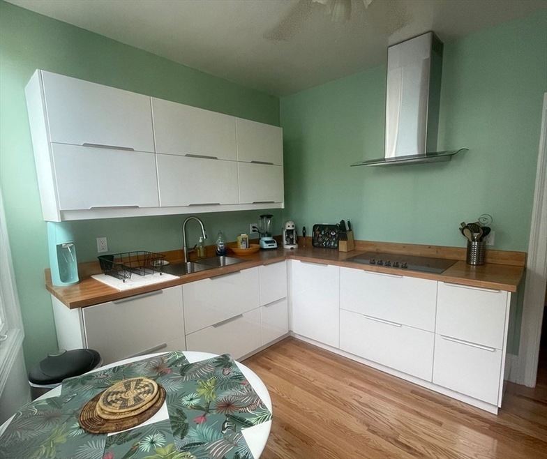 58 Bow St unit B, Somerville, MA 02143 - photo 1