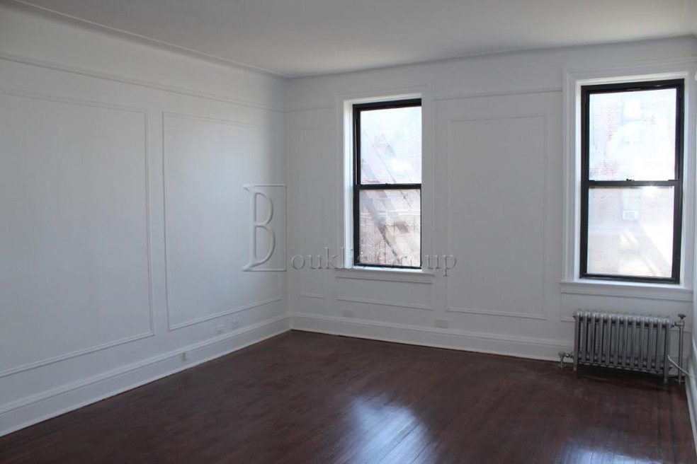 28-15 34th St unit 3F, Long Island City, NY 11103 - photo 1