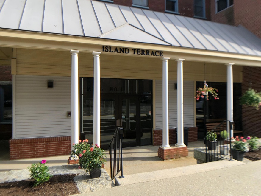 Island Terrace unit 313, Saco, ME 04072 - photo 1