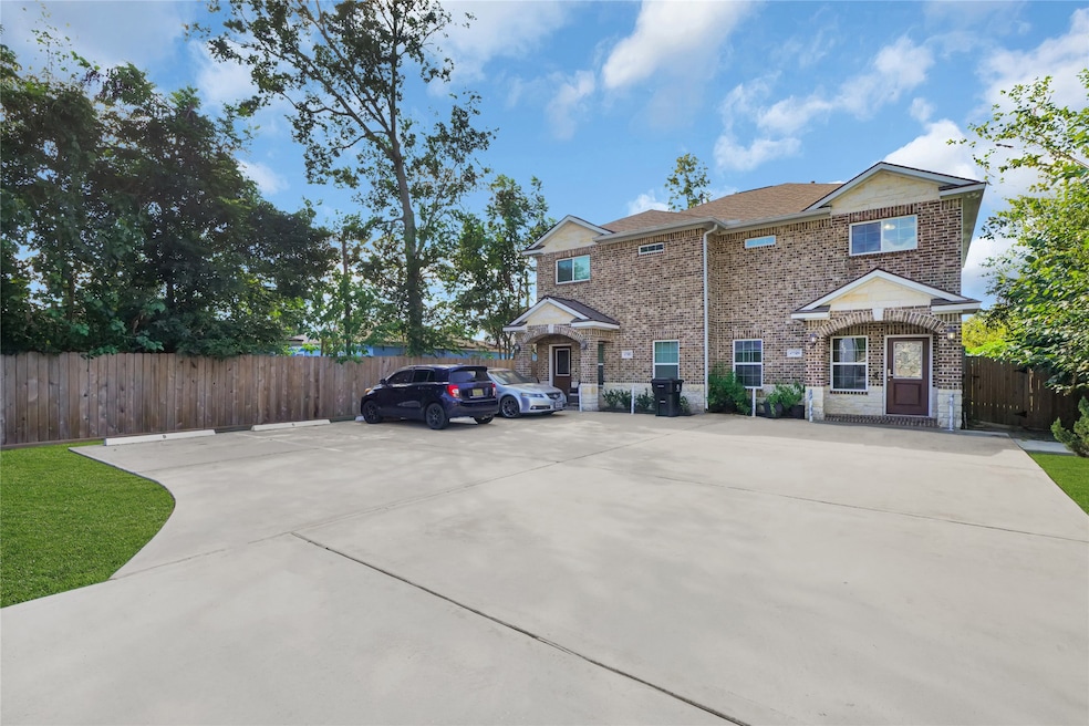 4732 Carmen St unit A, Houston, TX 77033 - photo 1