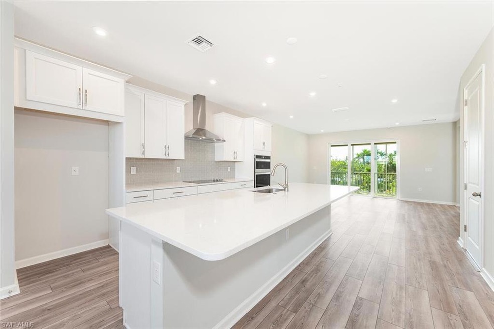 Breakfast Bar / Kitchen
