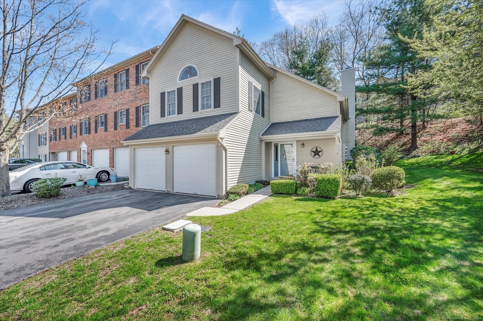 26 Crown Ridge, Newington, CT 06111 - photo 1