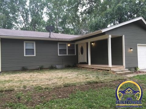 1819 SW 36th St, Topeka, KS 66611 - photo 1