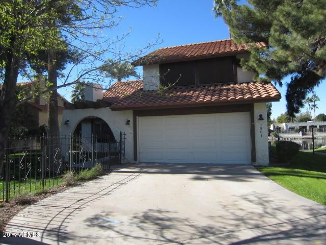 GREAT CURB APPEAL