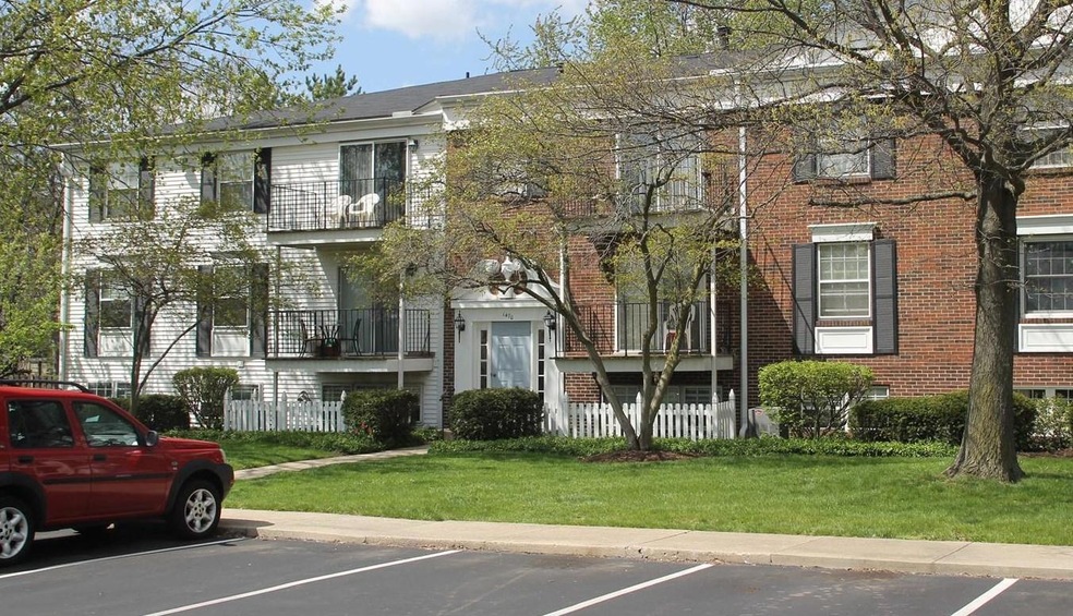 1470 Slade Ave unit 103, Columbus, OH 43235 - photo 1