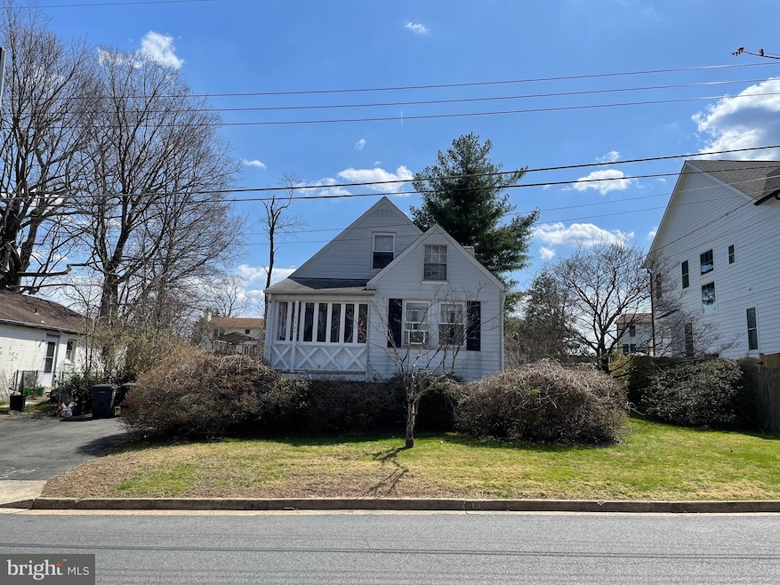 6707 Osborn St, Falls Church, VA 22046 - photo 1