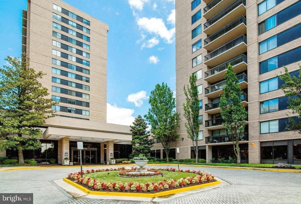 Skyline House unit 1008, Baileys Crossroads, VA 22041 - photo 1