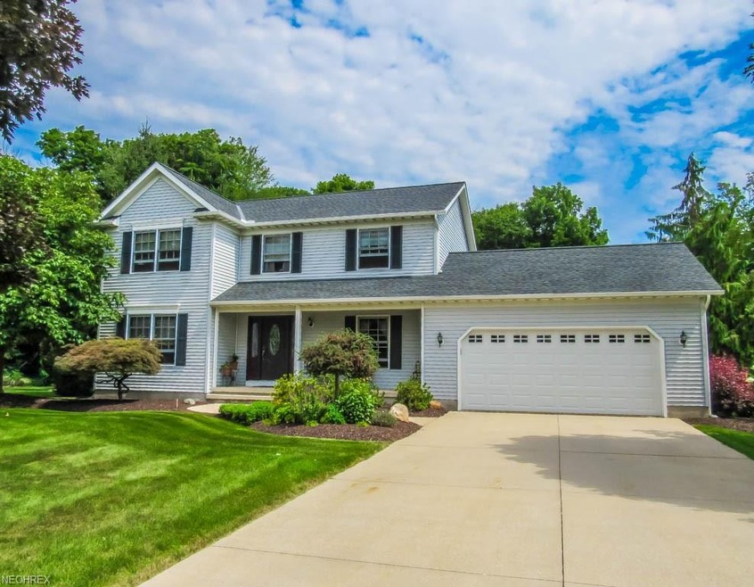 Absolutely gorgeous 4 bedroom, 2.5 bath colonial o