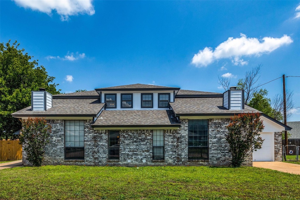 121 Myers Dr, Fort Worth, TX 76108 - photo 1