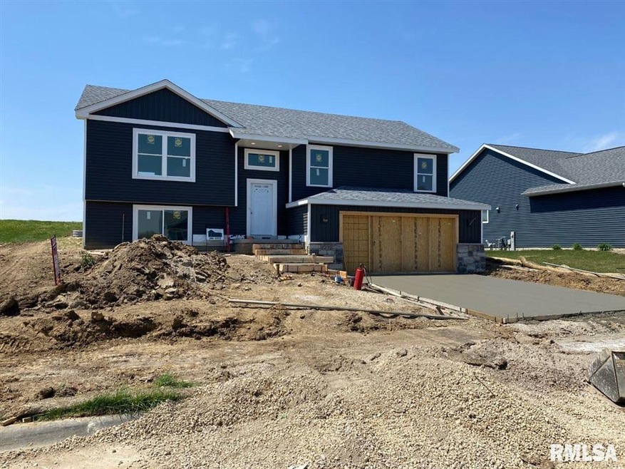 6426 Lillie Ave, Davenport, IA 52806 - photo 1