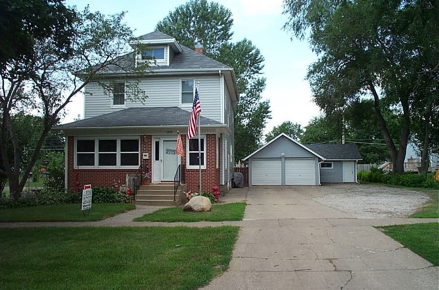 1215 Monona St
