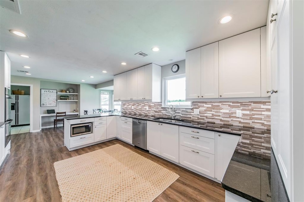 115 Woodcrest St, Weatherford, TX 76087 - photo 1