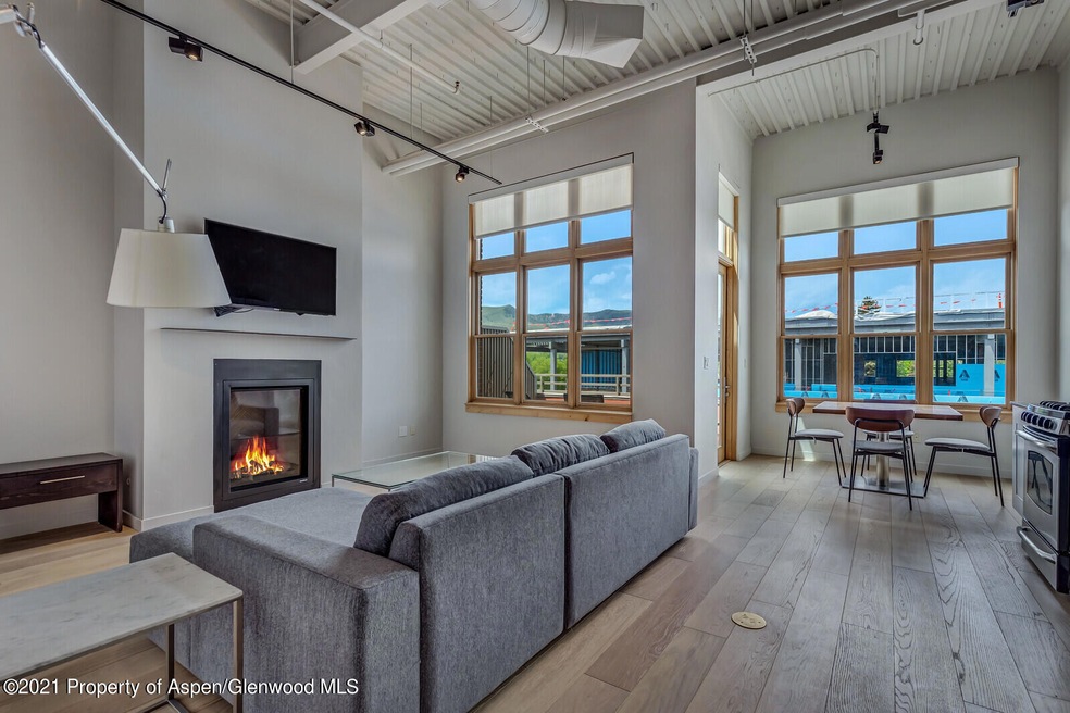 03_231_Robinson_Street_308003_mls