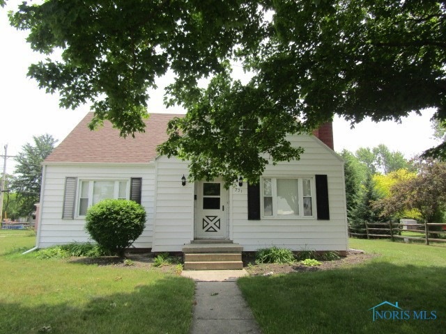 221 Pine Rd, Woodville, OH 43469 - photo 1