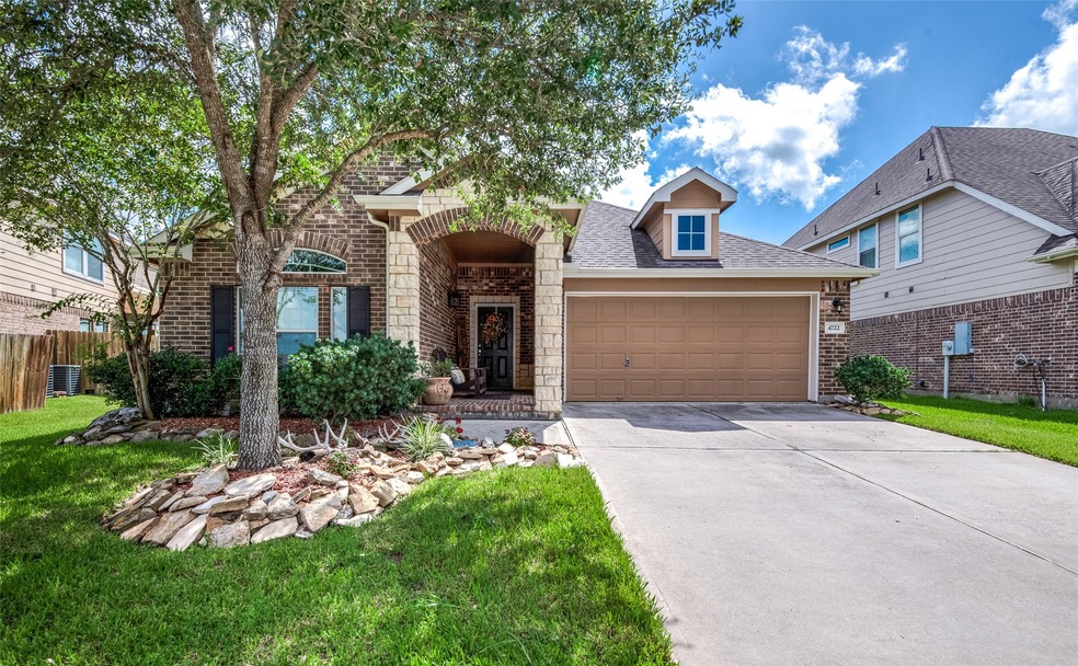 4722 Lake Rim Dr, Alvin, TX 77511 - photo 1