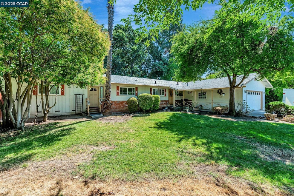 Sold $860,000 • Co-Listing Agent