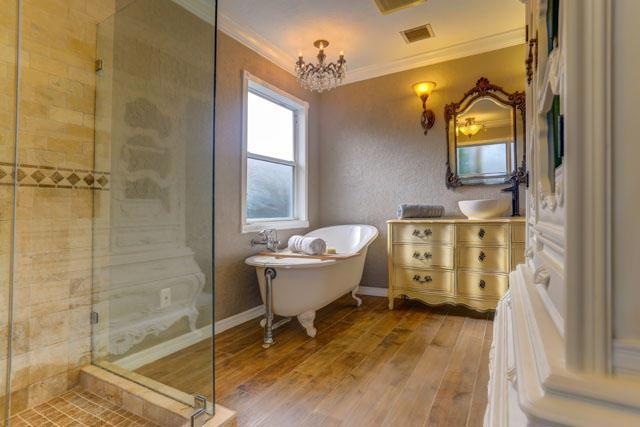 Awesome bathroom MLS