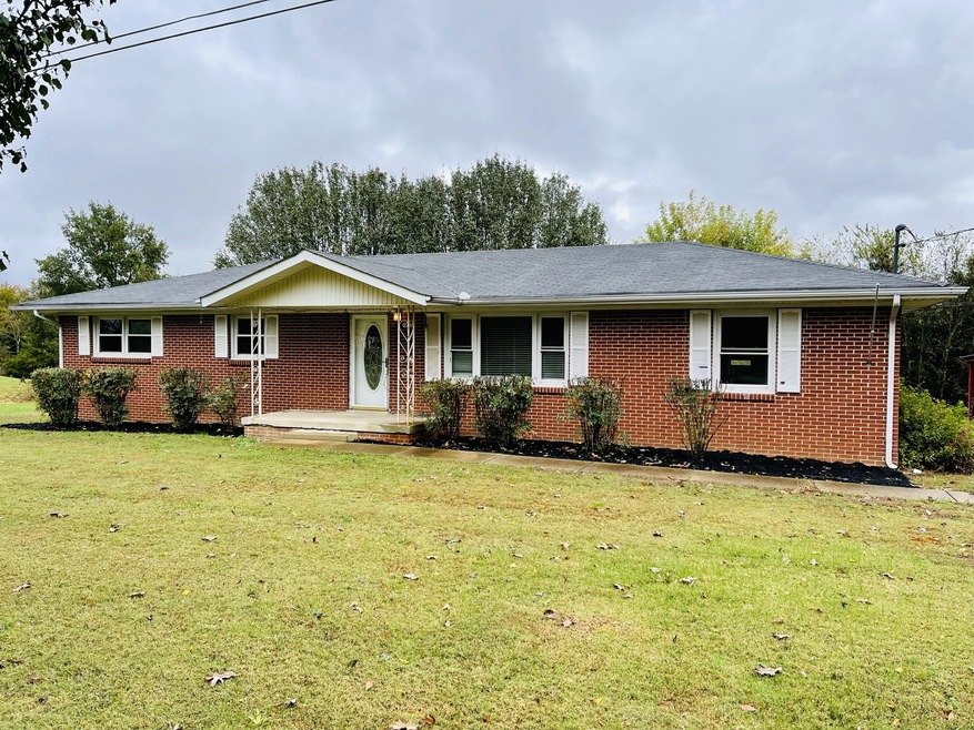 377 Comstock Rd, Shelbyville, TN 37160 - photo 1