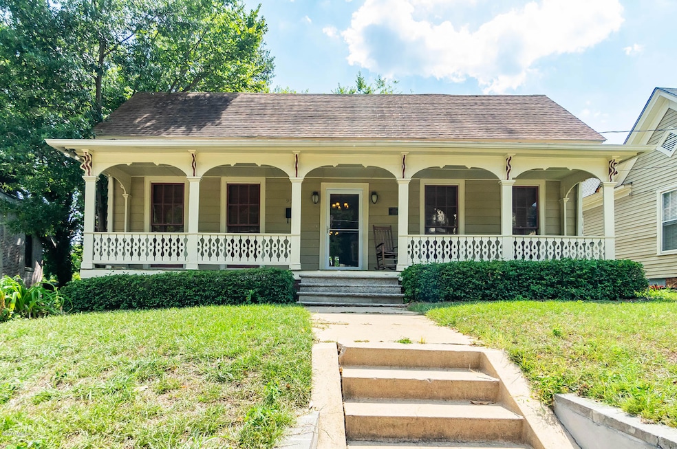 972 Maple St, Macon, GA 31201 - photo 1