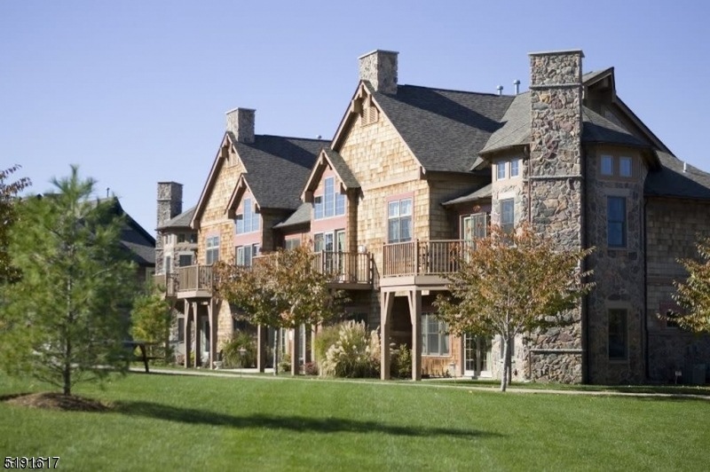 1 Maple Crescent unit 12, Vernon Twp., NJ 07462 - photo 1