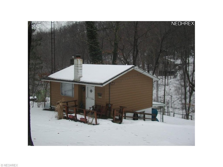 Adorable cottage on Leesville Lake. Approximatley 