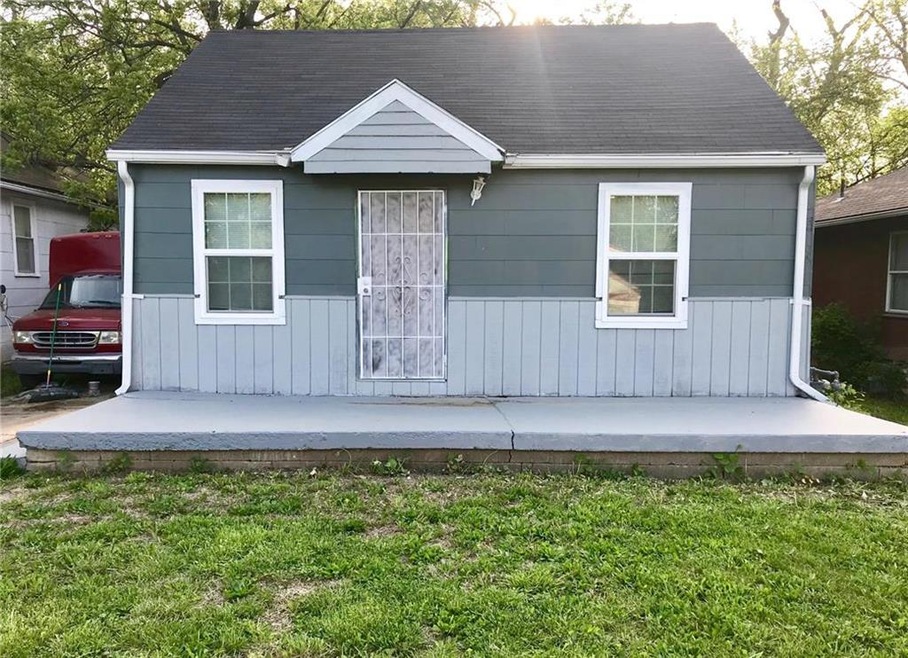7034 Agnes Ave, Kansas City, MO 64132 - photo 1