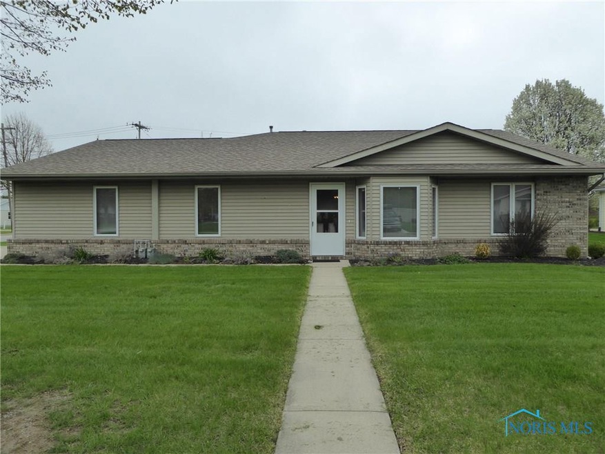 400 Clover Ln, Archbold, OH 43502 - photo 1