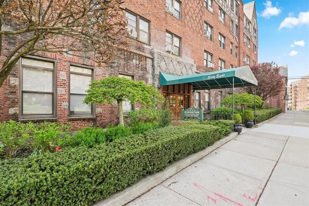 68 E Hartsdale Ave unit 3E, Hartsdale, NY 10530 - photo 1