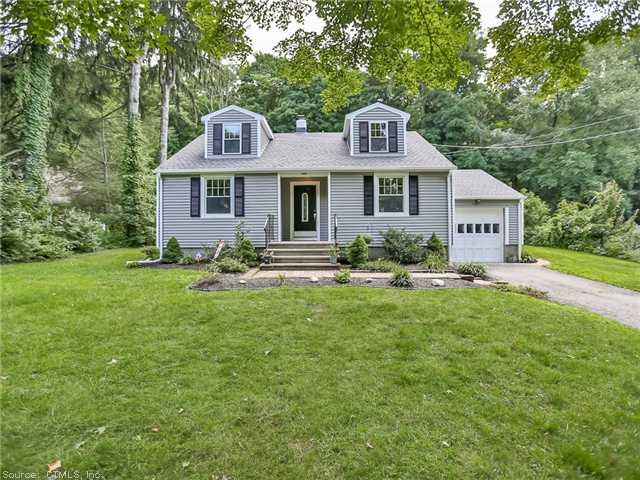 1009 Opekun Rd, Orange, CT 06477 - photo 1