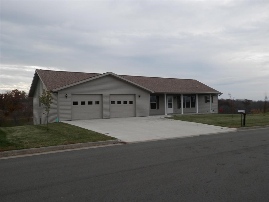 107 Spruce Park Dr, Potosi, WI 53820 - photo 1
