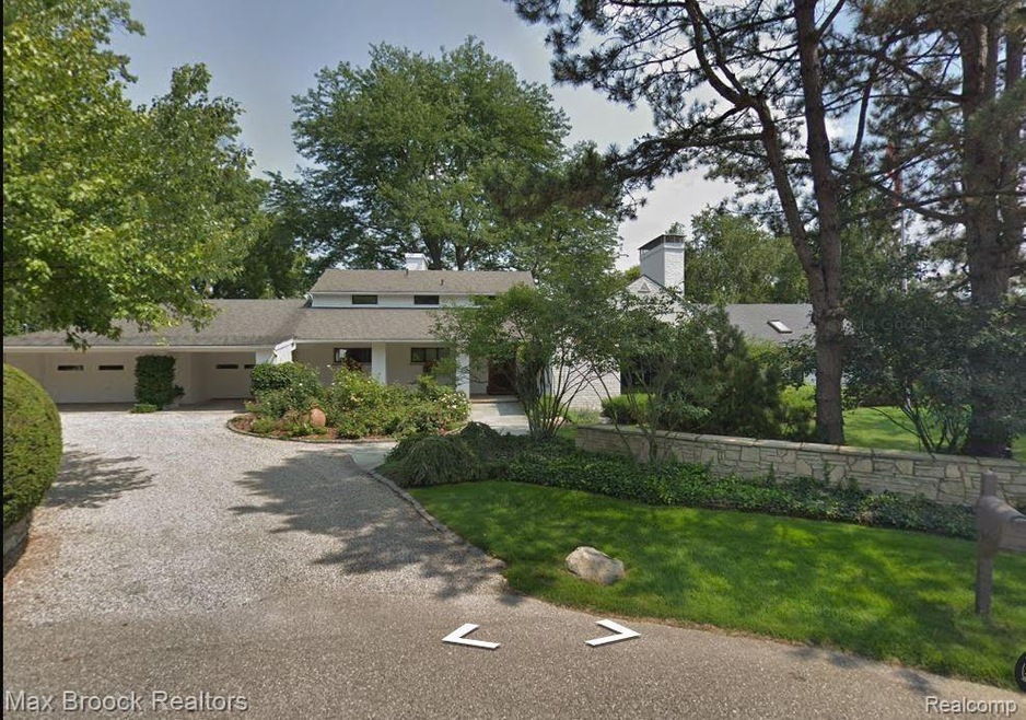 210 Lowell Front.JPG