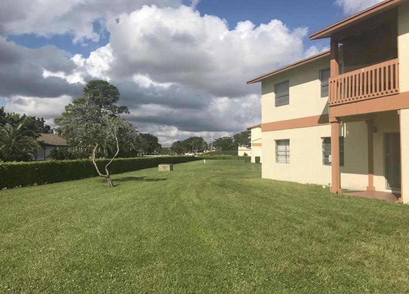 1798 Abbey Rd unit 102C, West Palm Beach, FL 33415 - photo 1