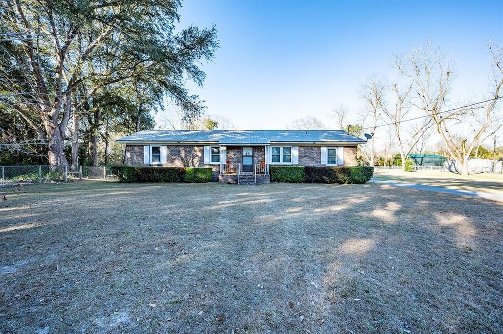 1301 Clover Ln, Albany, GA 31705 - photo 1