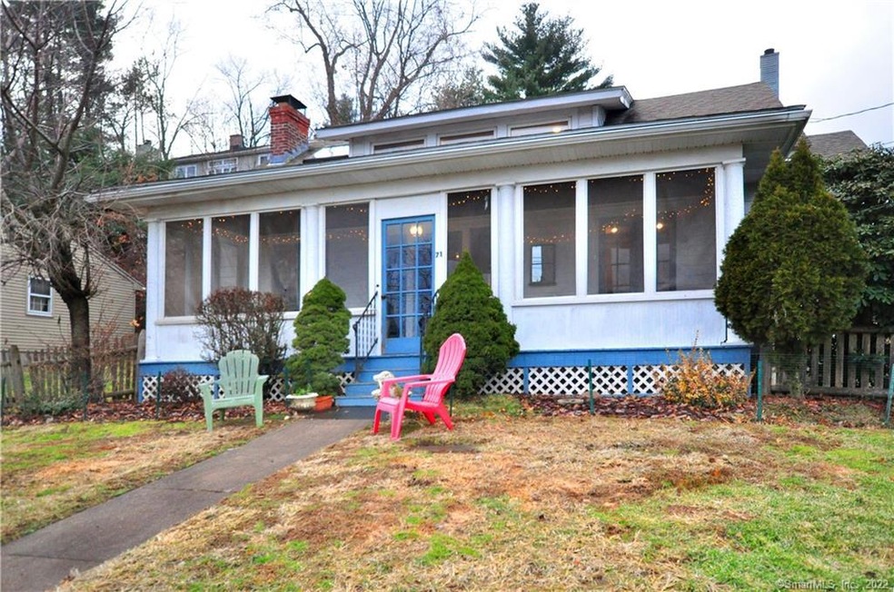 This charming Bungalow with 3 bedrooms and 2 full 