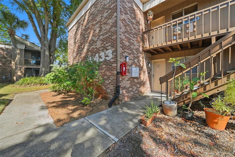 10433 Carrollbrook Ct unit 105, Tampa, FL 33618 - photo 1