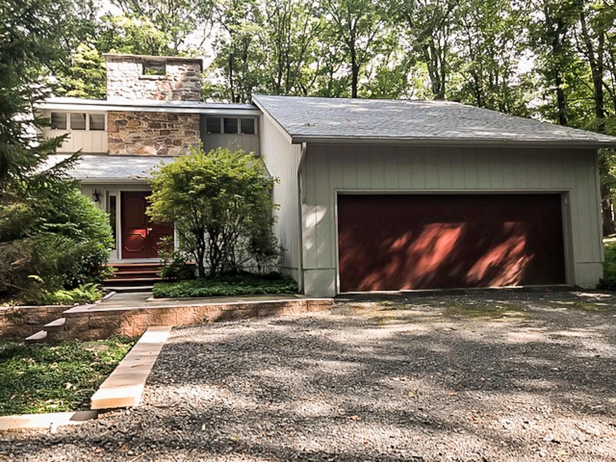 7517 Mountain Ln, Stroudsburg, PA 18360 - photo 1