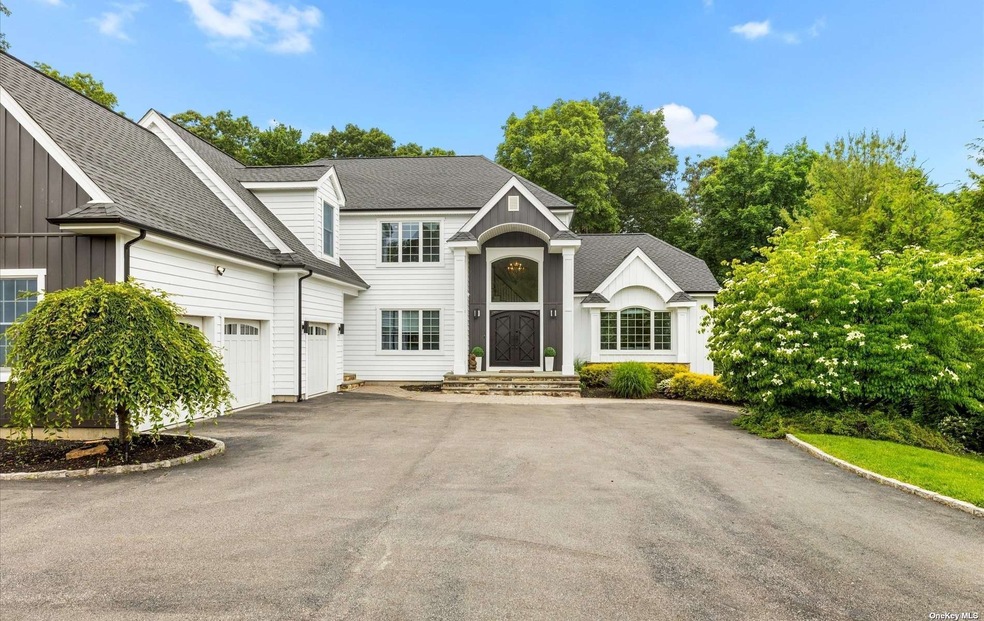 47 Hunting Hollow Ct, Dix Hills, NY 11746 - photo 1