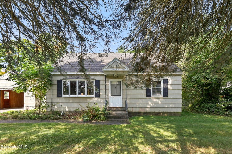 35 Robert St, Pittsfield, MA 01201 - photo 1