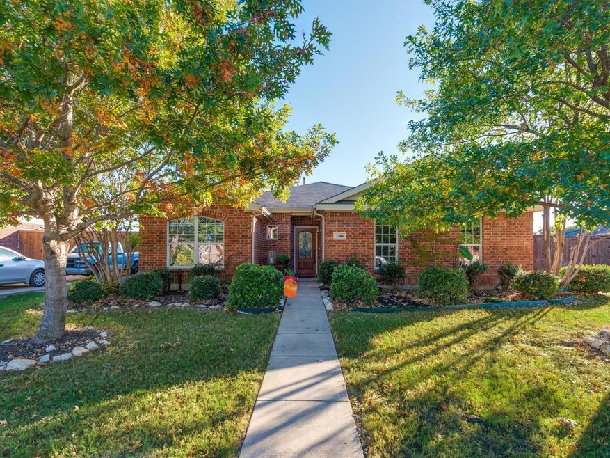 2204 Del Mar Ct, Denton, TX 76210 - photo 1