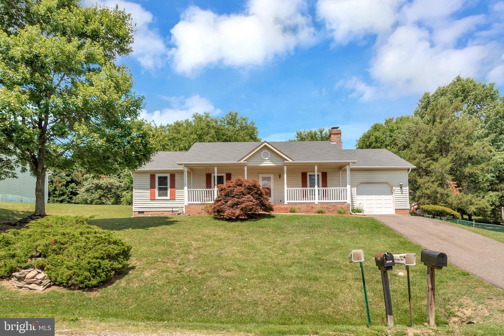 11808 Clarence Dr, Fredericksburg, VA 22407 - photo 1