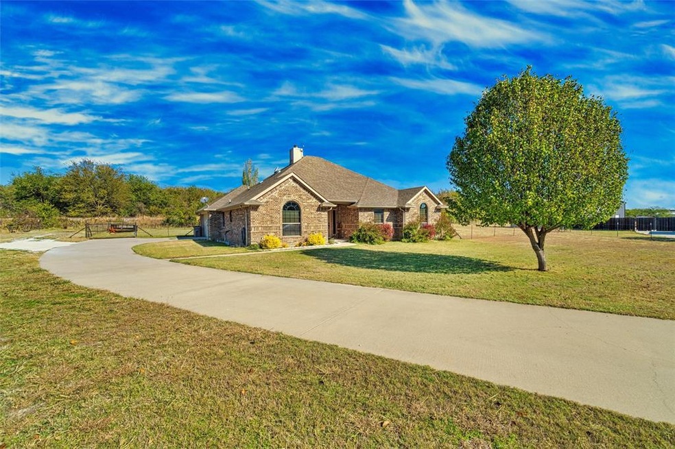 116 Cinnamon Ct, Weatherford, TX 76088 - photo 1