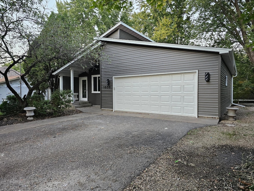 1939 Long Lake Rd, New Brighton, MN 55112 - photo 1