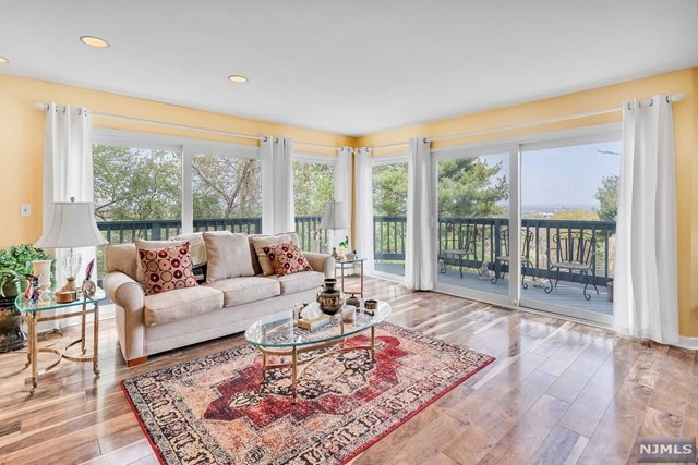 39 Skyview Terrace unit 8F, Clifton, NJ 07013 - photo 1