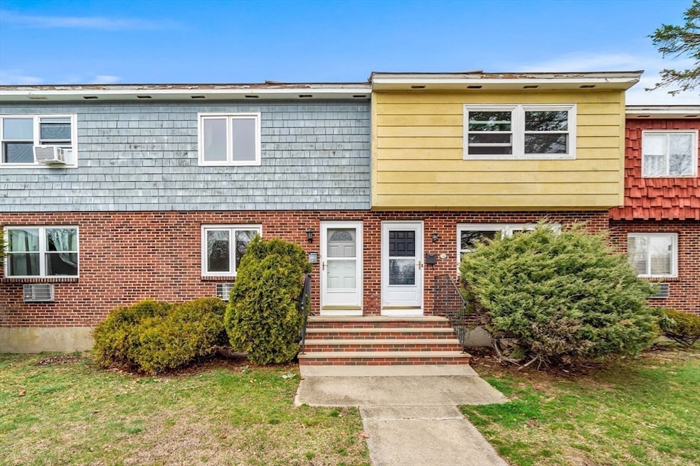 14 Shawsheen Ct, Lawrence, MA 01843 - photo 1