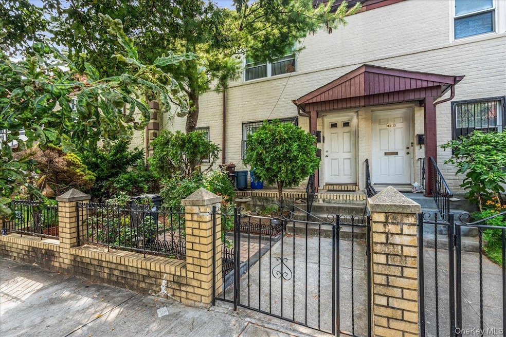 108-34 63rd Dr, Flushing, NY 11375 - photo 1